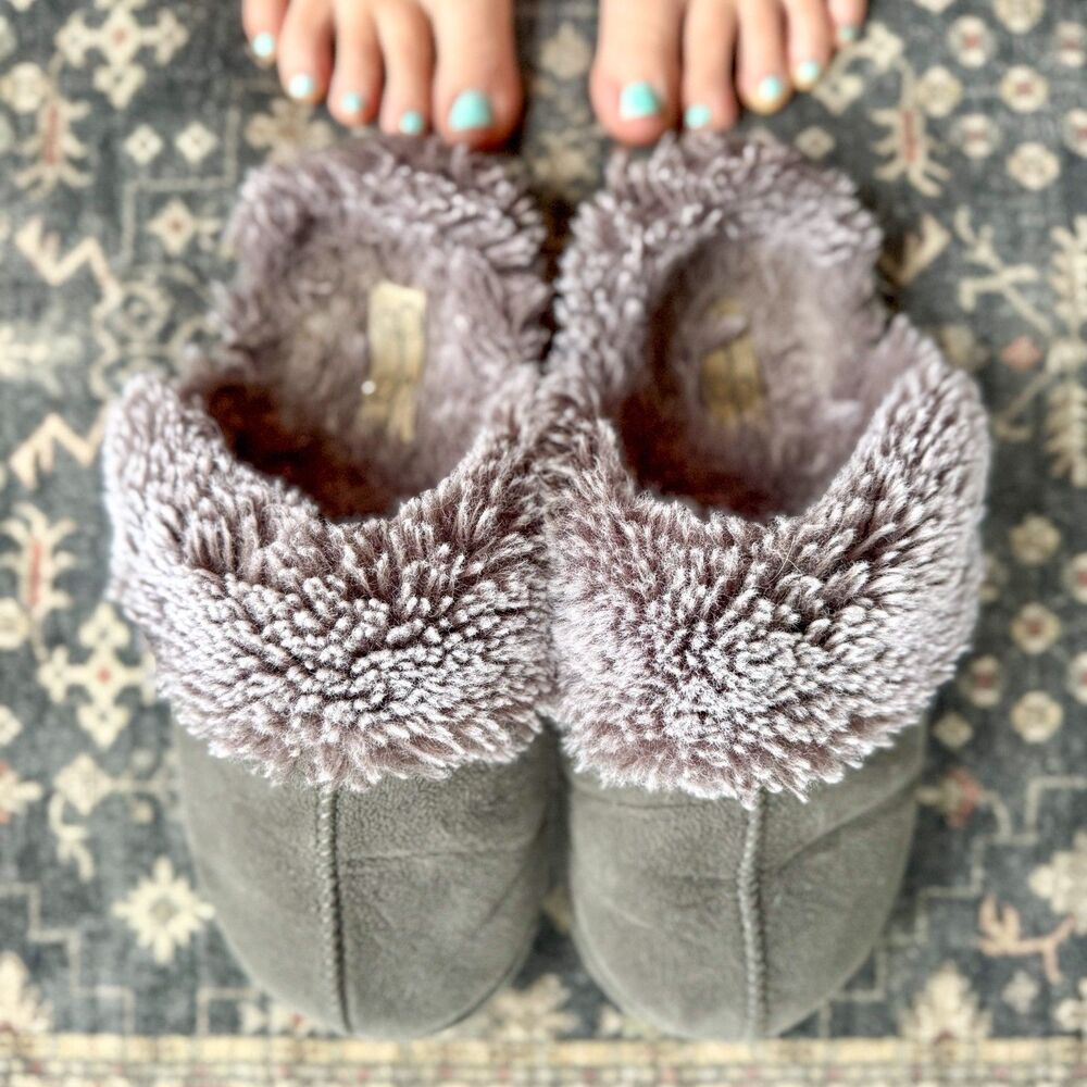 Used Jessica Simpson Comfy Faux Fur House Slippers
